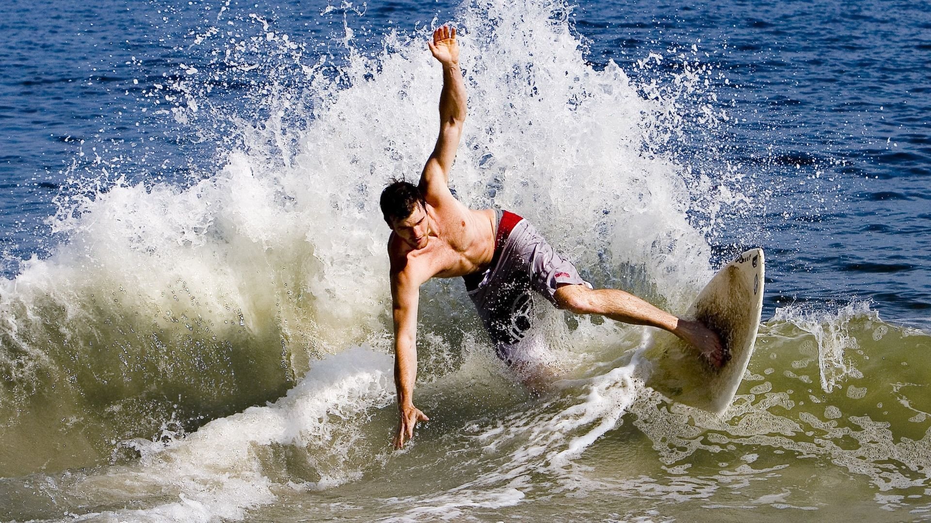 篮球赛场焦点！澳大利亚队对阵瑞士队，激战正酣，豪门对决再度上演