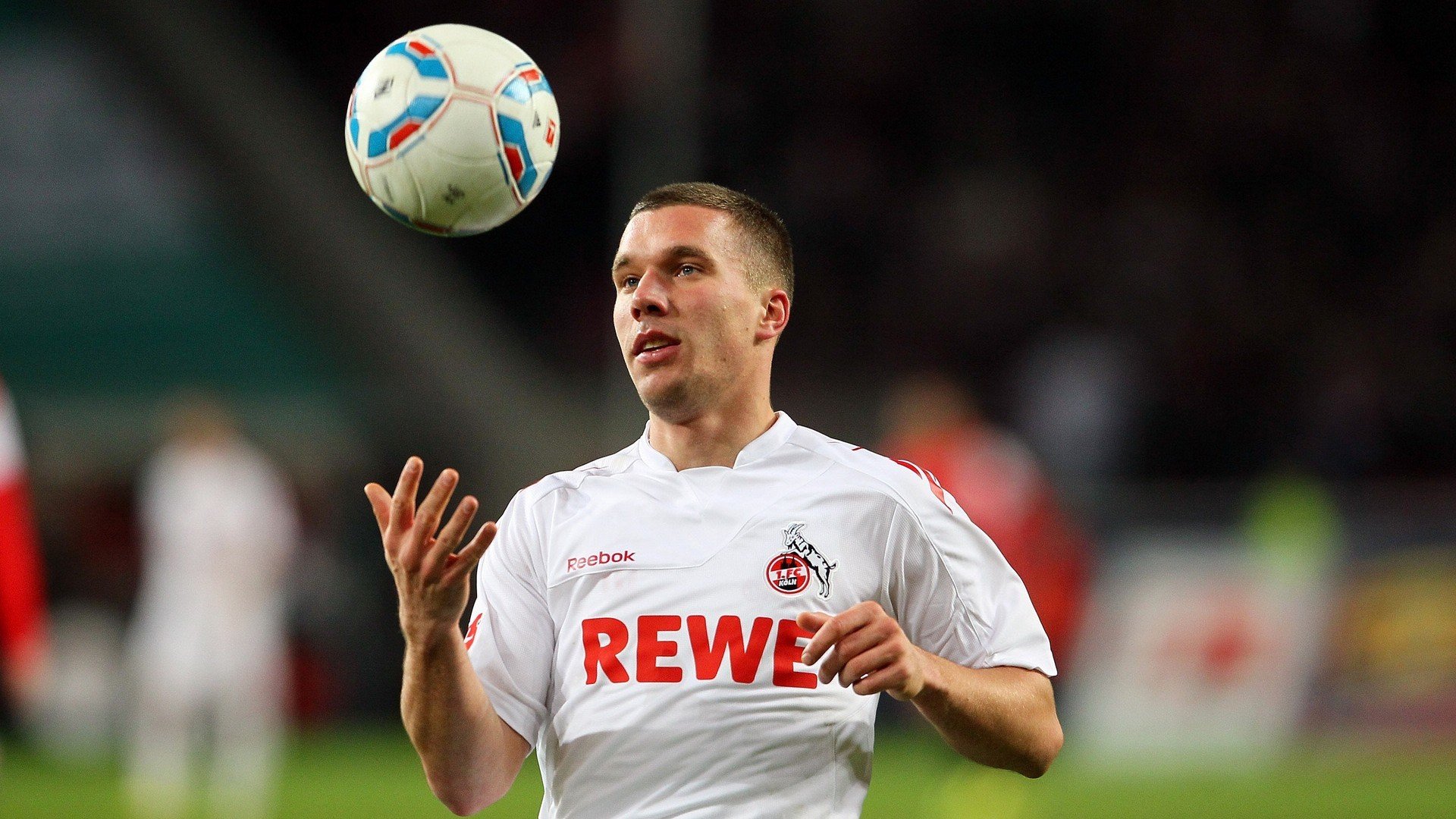 周琦刷新里程碑，上海海港抢七大战力克巴黎圣日耳曼，晋级概率达60％